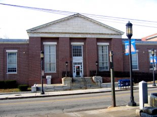 Medford Square US Post Office