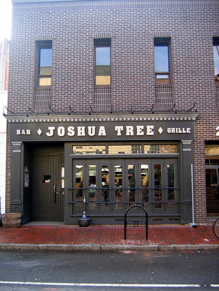 Somerville-Davis-Square-24-Joshua-Tree-Bar-&-Grille